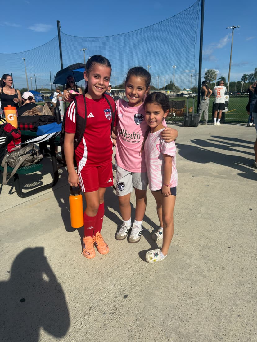 Amilia, Siena, and Ella — the founders of Golden Stems